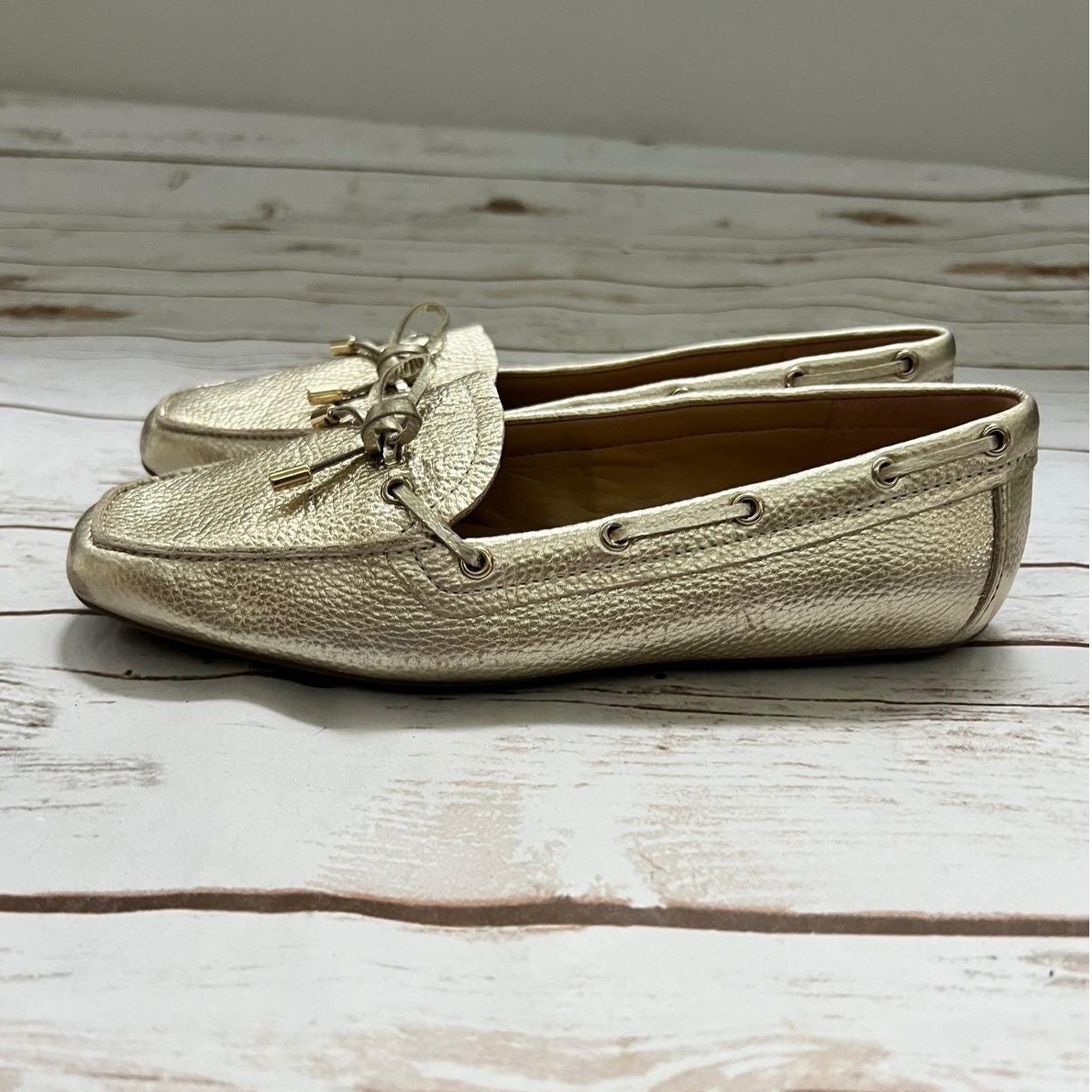 Talbots Driving Moccasins Gold Metallic Pebbled Leather Bow Loafers 9.5m